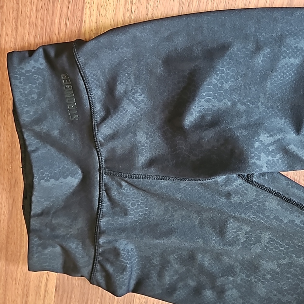 STRONGER Label Legging High-rise Shiny Black Python Snakeskin Print XS LIKE NEW!